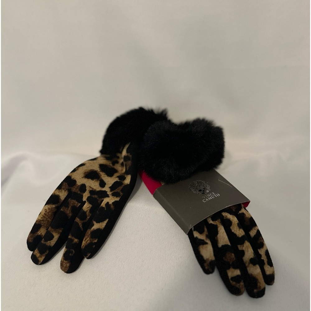 Vince Camuto Leopard Print Faux Fur Gloves NWT Size M- New